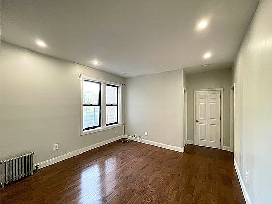 3rd image of 25 Vermilyea Ave APT 1