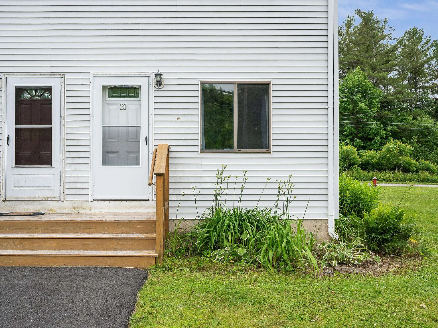 2 bed, 1.0 bath, 1344 sqft, $2,350 — Photo 2