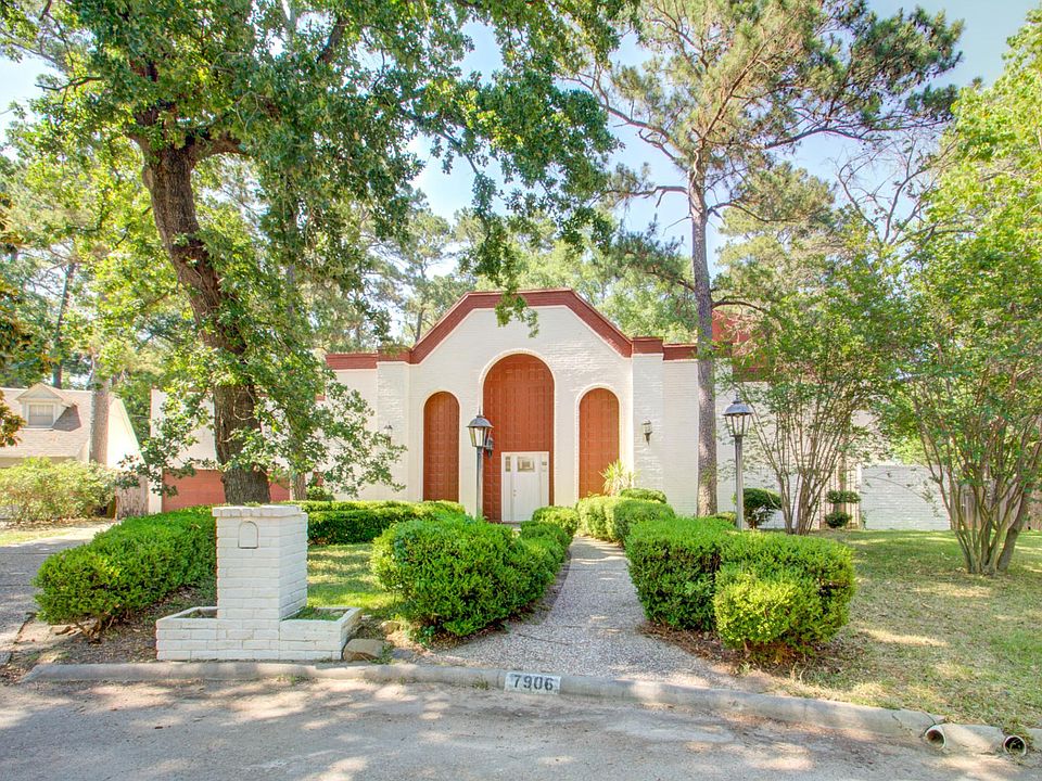 Landscaping. Large Shaded lot on Cul-de-sac,custom built bri