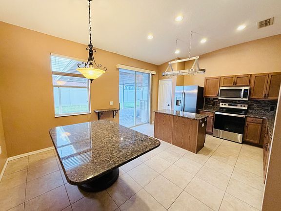 5th image of 3227 Ogden Dr