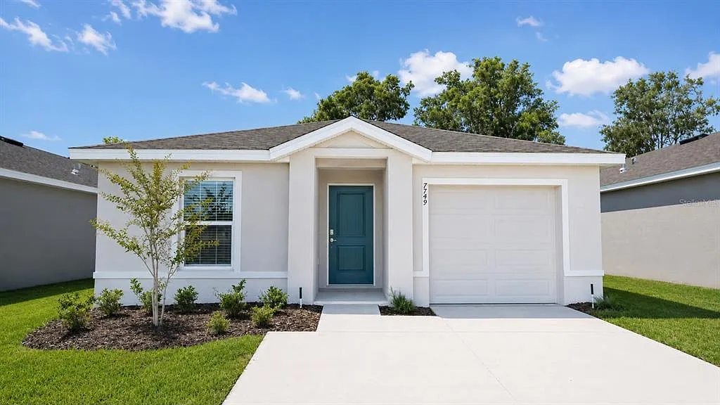5 bed, 2.0 bath, 1739 sqft, $2,100 — Photo 1
