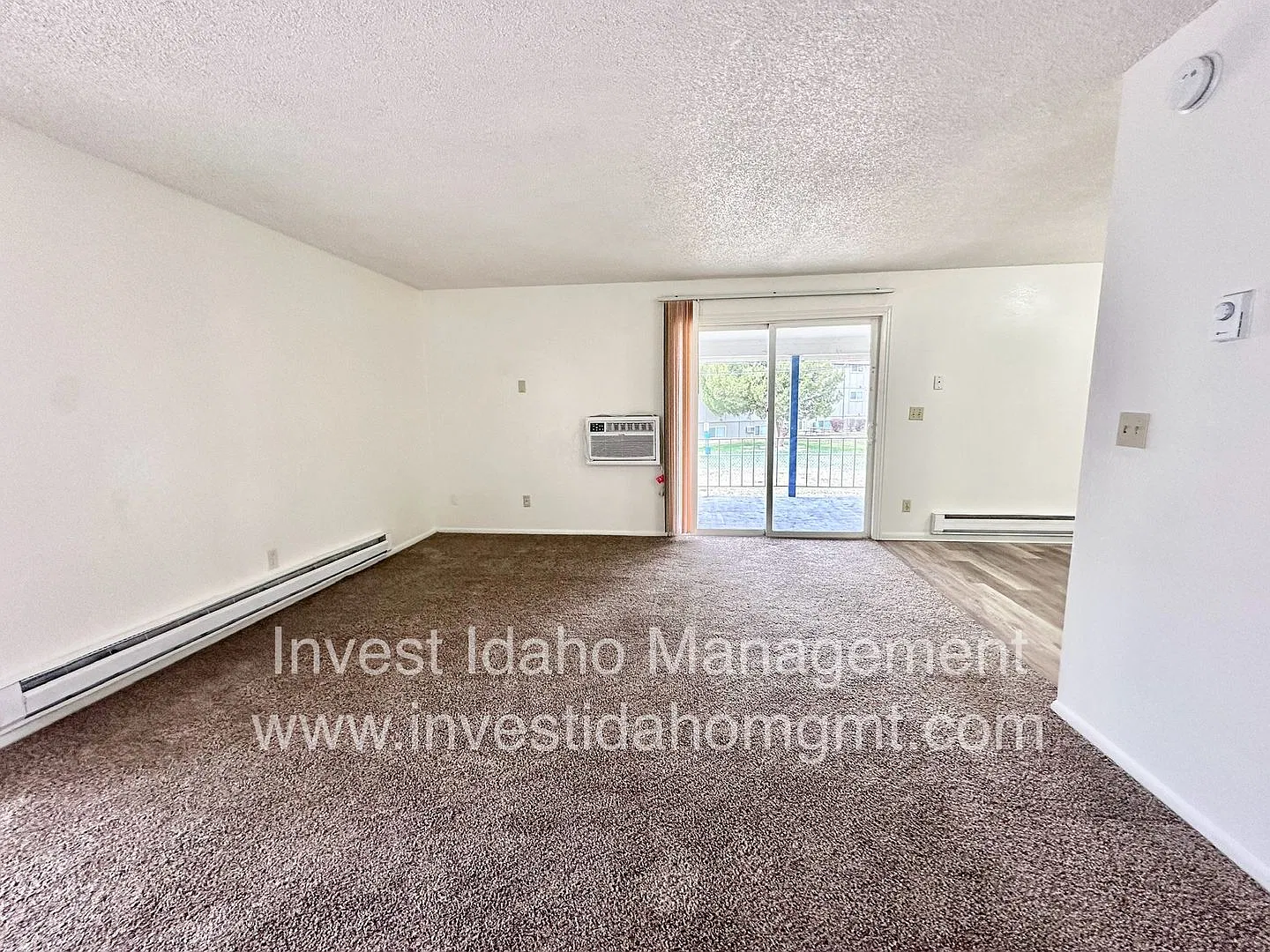 3940 Glenn — Photo 3