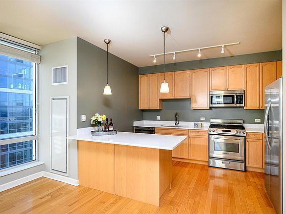 5th image of 1250 S Michigan Ave APT 1901
