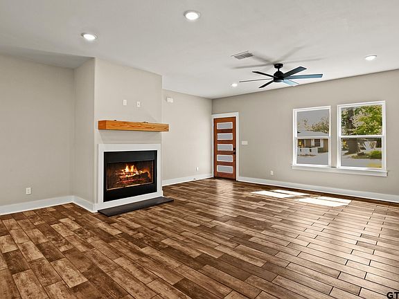 5th image of 226 Moreland St