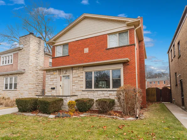 7805 S Paxton Ave, Chicago, IL 60649