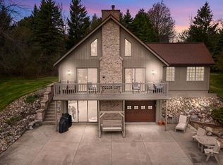 200 Silver Beach Rd, Cedar Grove, WI 53013