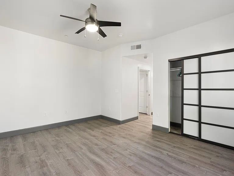 521 E Mission Ln #1 — Photo 9