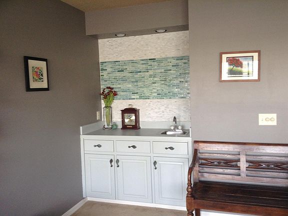 Living Room wet bar