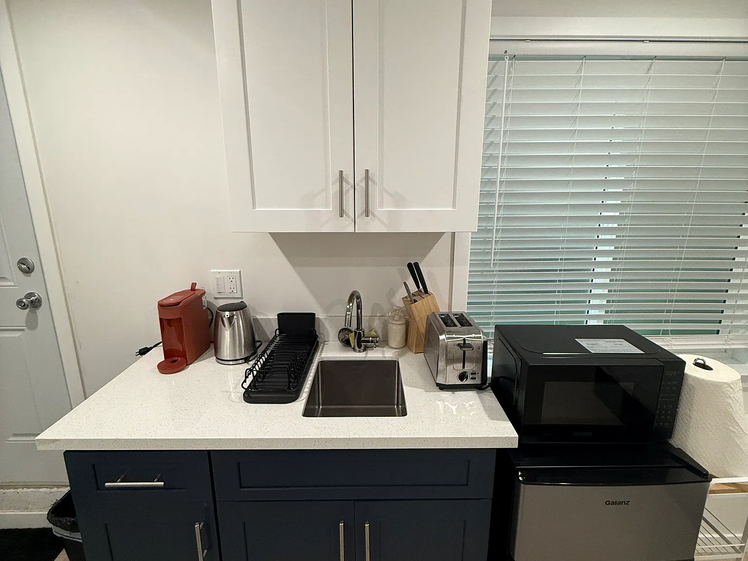 Studio, 380 sqft, $3,800 — Photo 3
