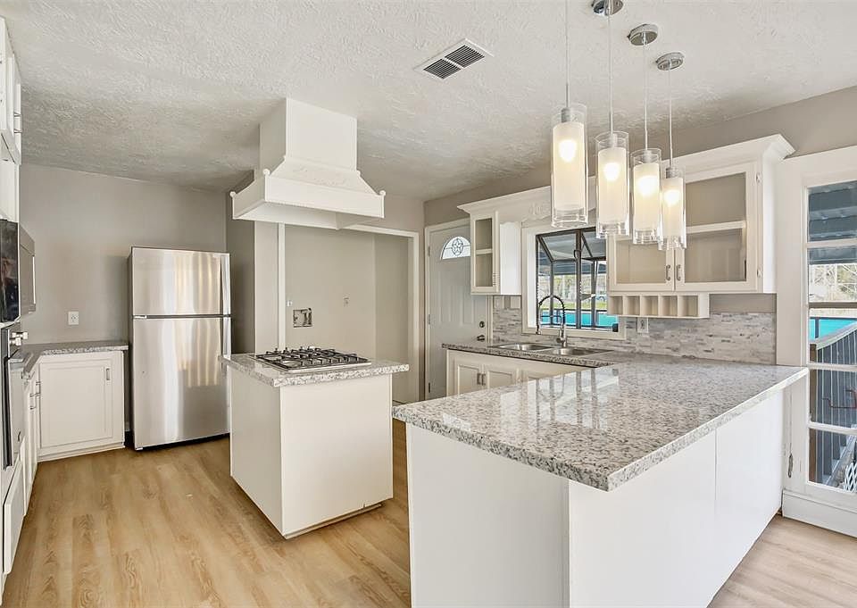 1st image of 23414 Bettywood Ln