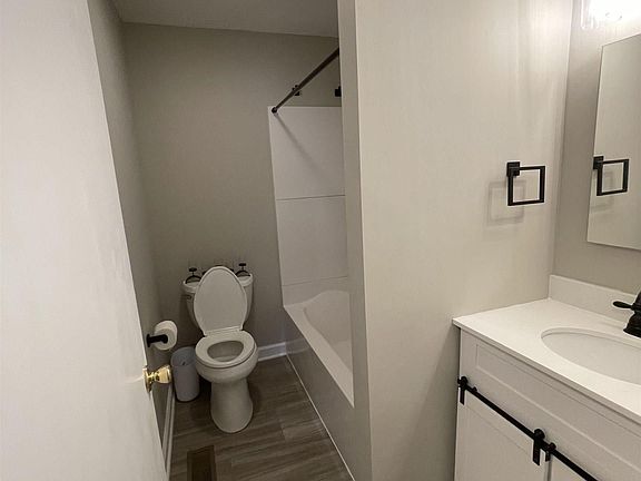 5th image of 1623 Catalina Dr