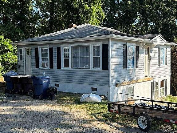 4th image of 200 Hillcrest Dr