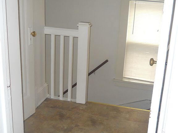 4th image of 31 Sparkill Ave