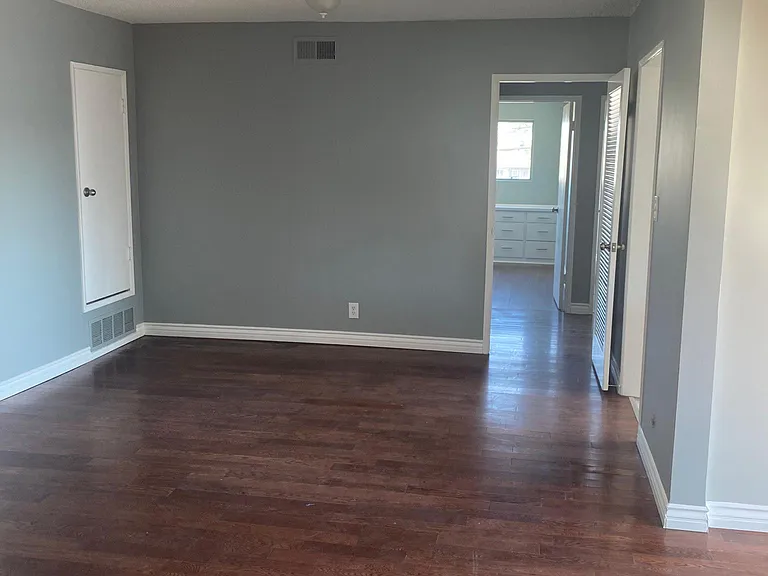 2046 S Sherbourne Dr #6 — Photo 8