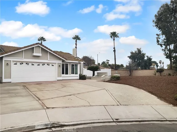 1068 Sunlight Cir, Riverside, CA 92506