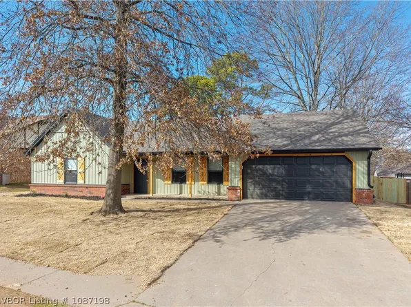 2300 Pine Ln, Barling, AR 72923