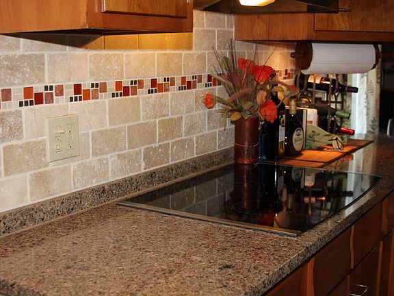 3rd image of 3198 W 139th St
