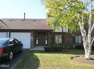 630 Cross Creek Dr #AA2, Roselle, IL 60172
