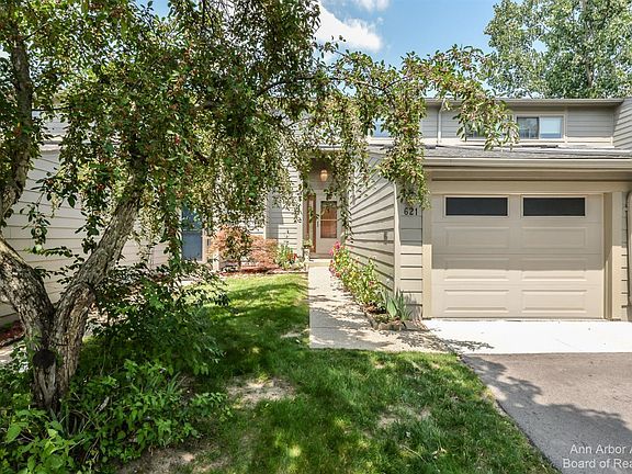 2nd image of 621 Watersedge Dr