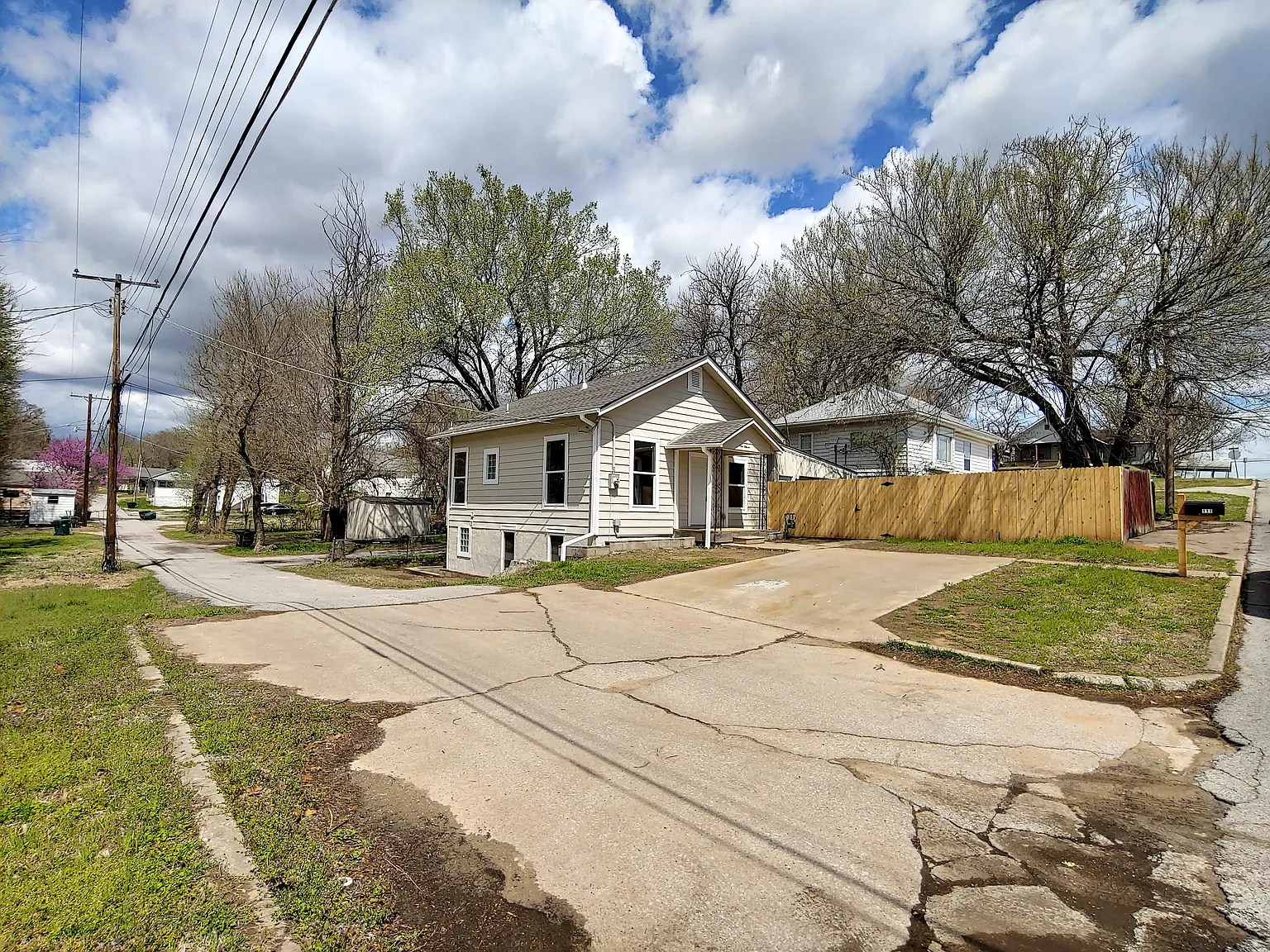 3 bed, 1600 sqft, $1,400 — Photo 4