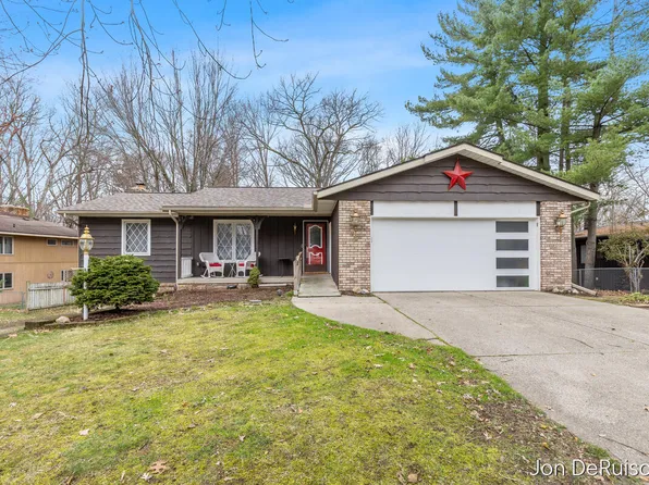 1879 Holliday Dr SW, Wyoming, MI 49519
