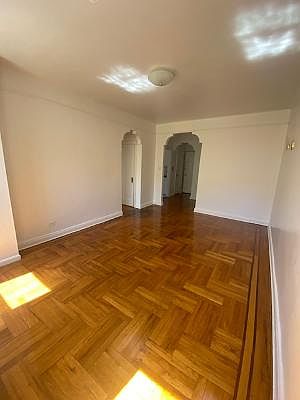3rd image of 417 40th St #3C