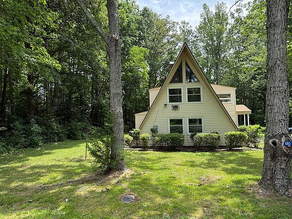 2nd image of 680 Riverview Dr
