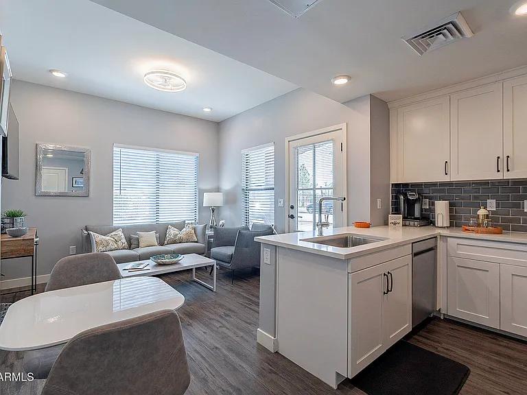 475 N 9th St #106 — Photo 11