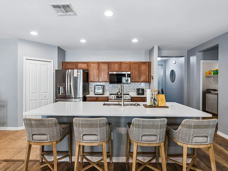 107 Parkhurst Ln — Photo 7