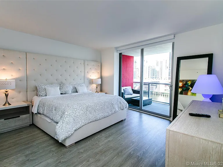 2600 E Hallandale Beach Blvd #T2002 — Photo 6