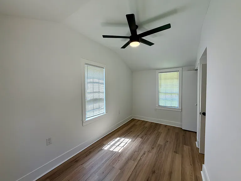 1627 Wainwright Dr SE — Photo 13