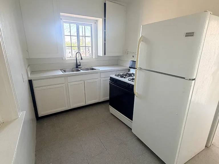 514 T St #B — Photo 6