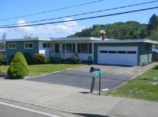 2930 Longwood Dr, Reedsport, OR 97467