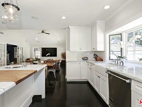 5th image of 4005 Mary Ellen Ave