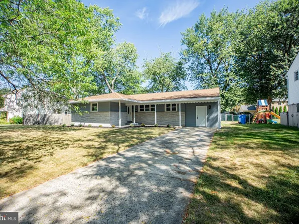 301 Juniper Dr, Cherry Hill, NJ 08003