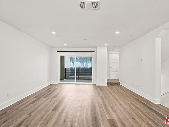 3rd image of 5262 N Rainier Way