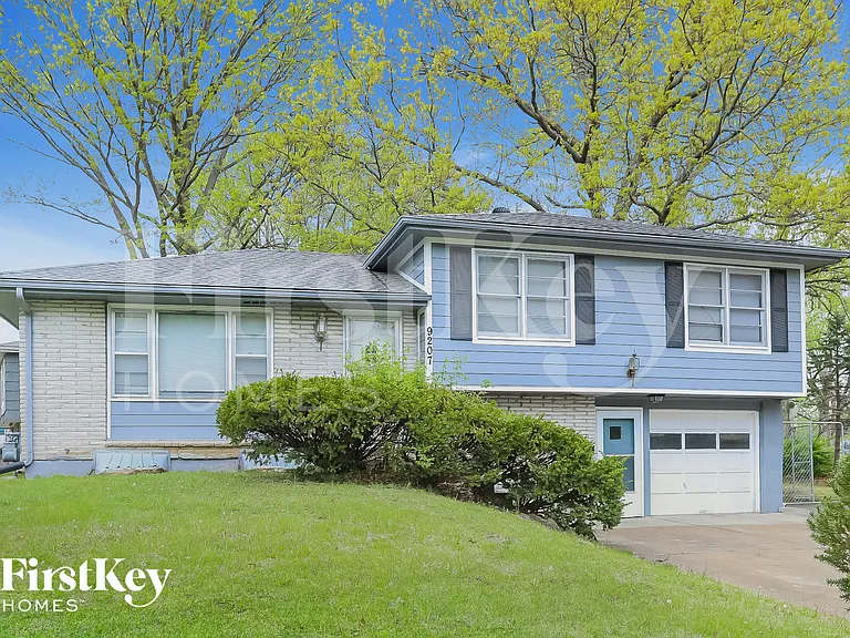 9207 Manchester Ave — Photo 1