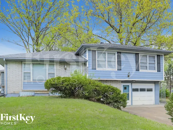 9207 Manchester Ave, Kansas City, MO 64138