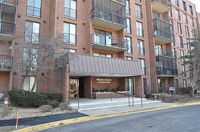 1st image of 111 Acacia Dr APT 112