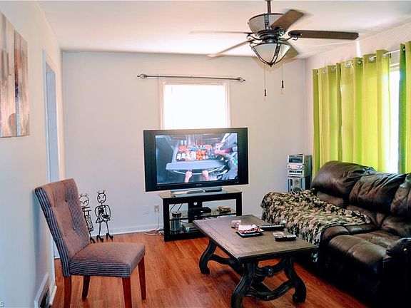3rd image of 2405 Loch Pl