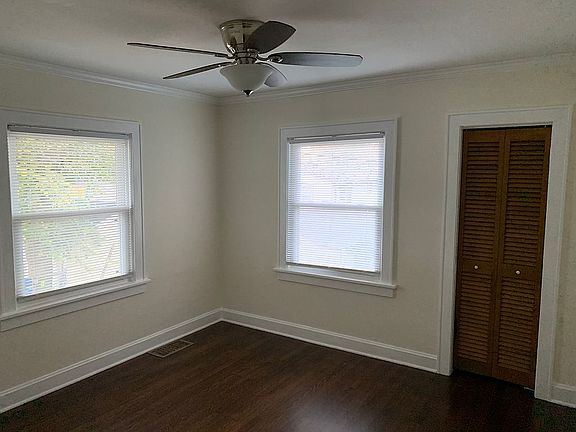 3rd image of 1023 N Washington Blvd