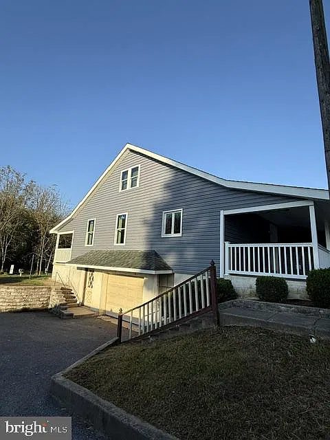 2 bed, 2.5 bath, 1275 sqft, $1,850 — Photo 2