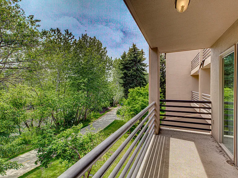 River Walk Apartments — Photo 42