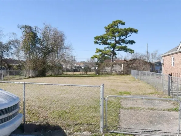 1320 Reynes St, New Orleans, LA 70117