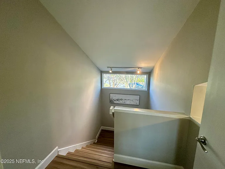 9942 Sawgrass Dr E — Photo 28