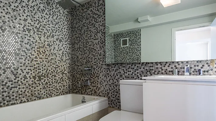 Rented by Nooklyn NYC LLC | media 34