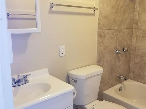 5th image of 349 N Market St APT 3