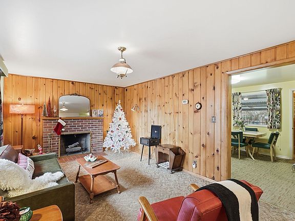 5th image of 1716 W Spofford Ave