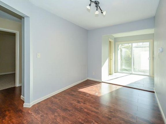 5th image of 2132 Suburban Ave