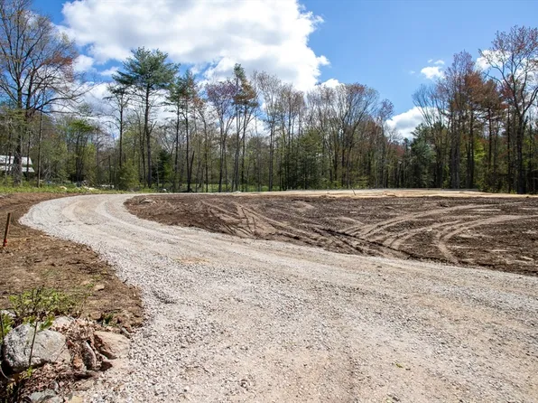 260 Hunt Rd #A, Oakham, MA 01068